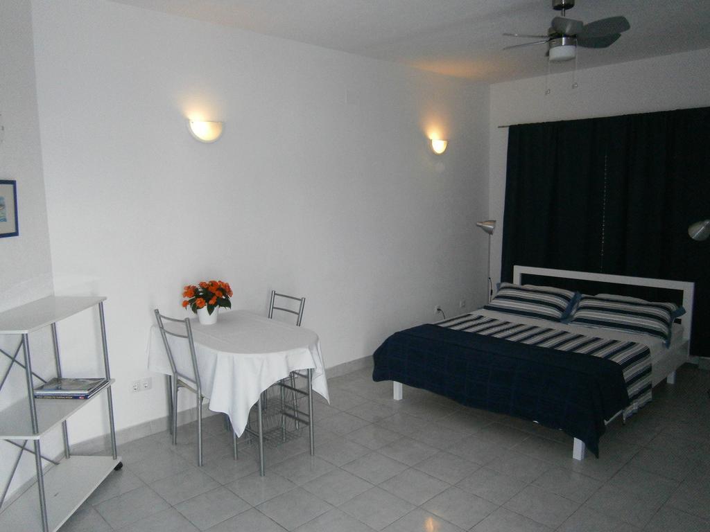 Apartments Grbin (Adults Only) Lumbarda Ruang foto